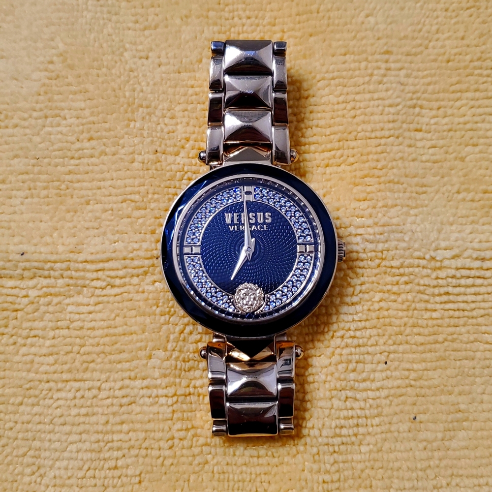 Versus Versace Womens Covent Garden Crystal Watch VSPCD3319 Gold Womens